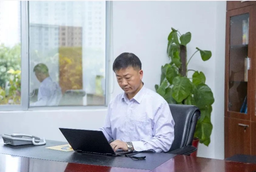 老哥俱乐部-老哥必备的交流社区