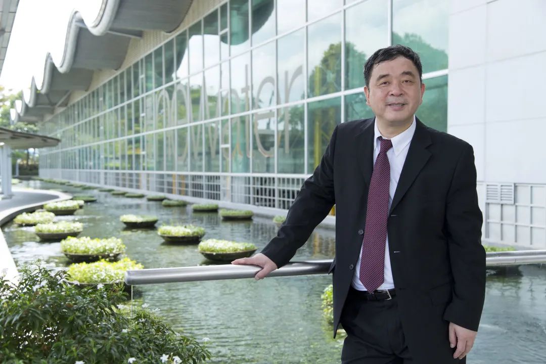 老哥俱乐部-老哥必备的交流社区