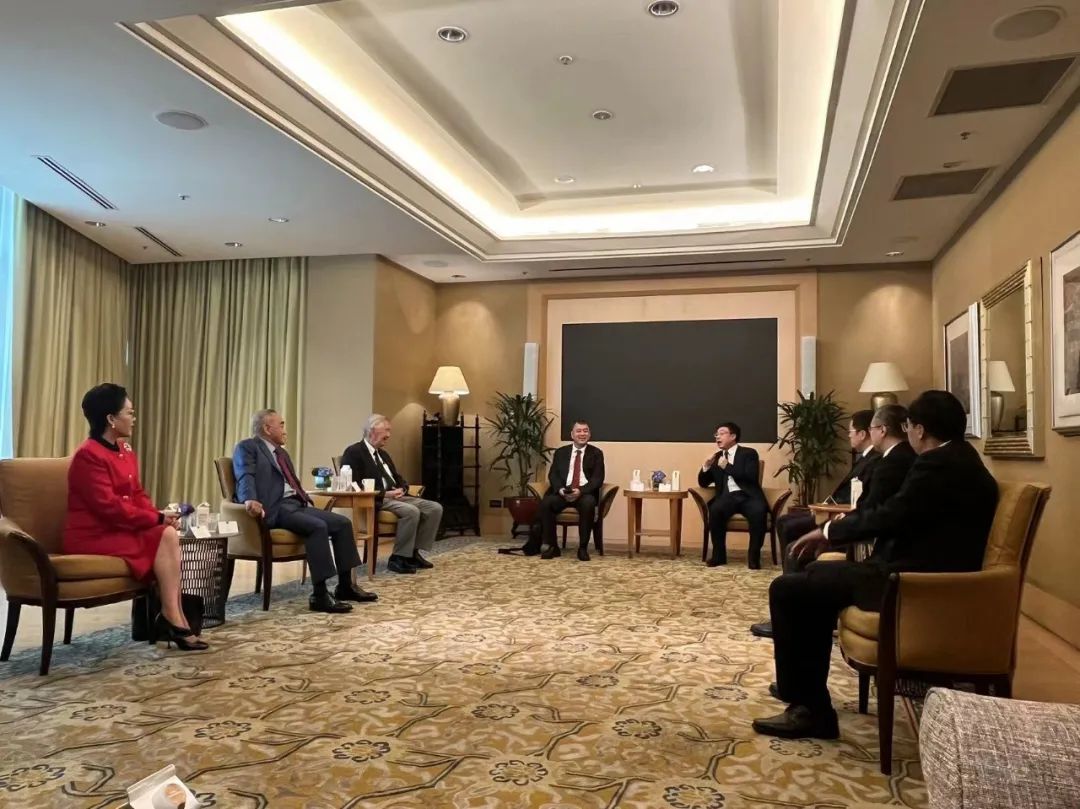 老哥俱乐部-老哥必备的交流社区