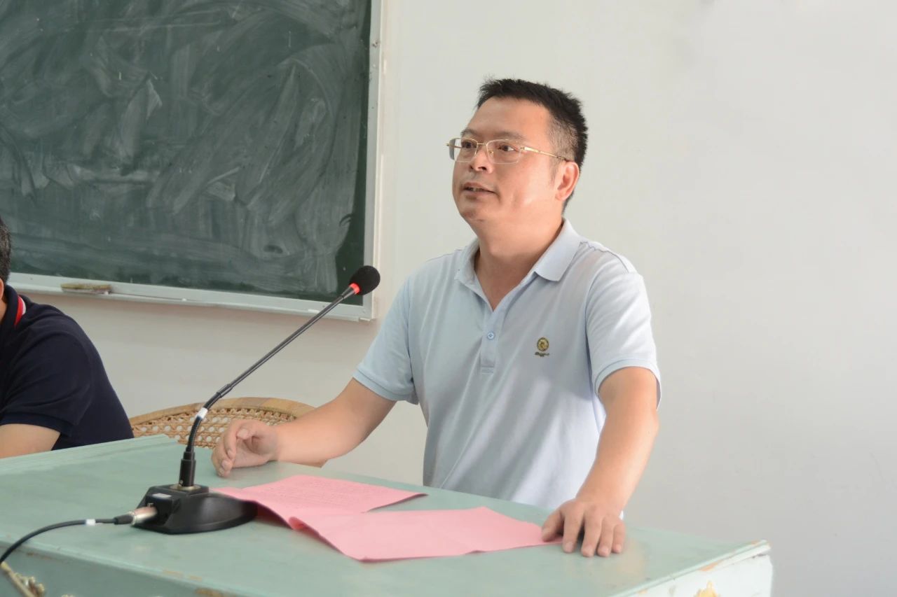 老哥俱乐部-老哥必备的交流社区