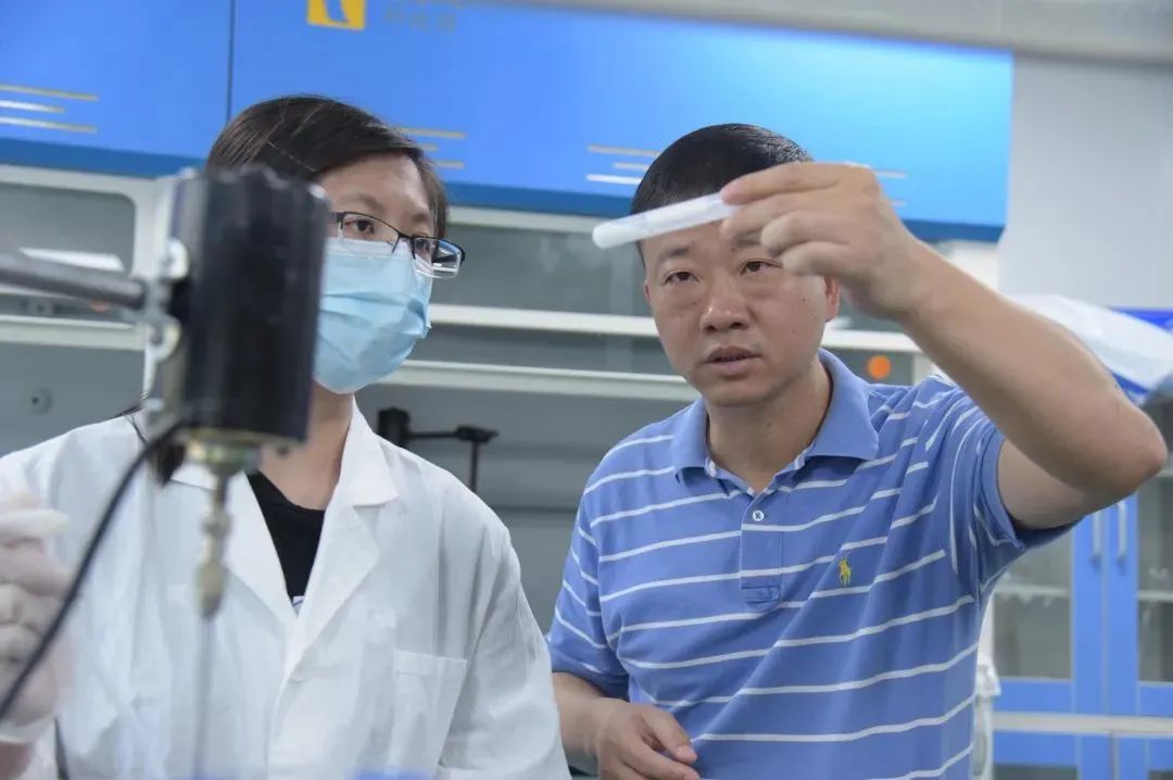 老哥俱乐部-老哥必备的交流社区