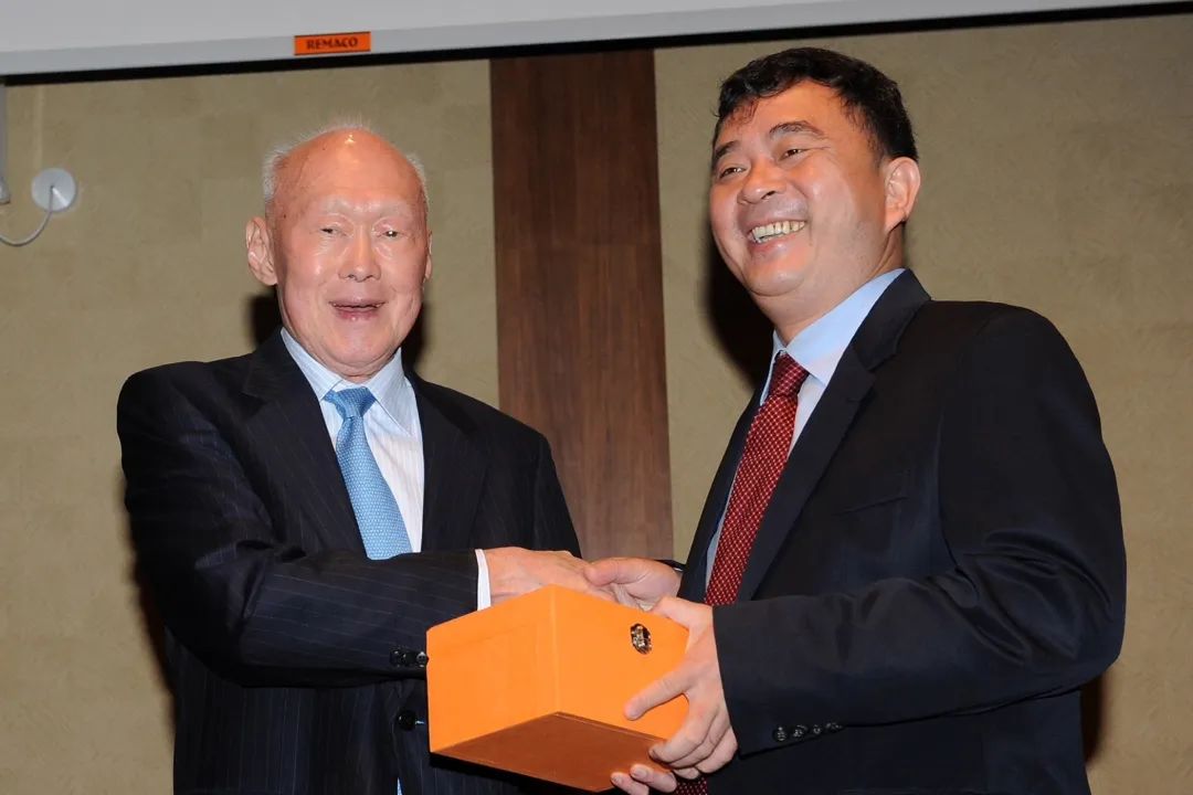 老哥俱乐部-老哥必备的交流社区