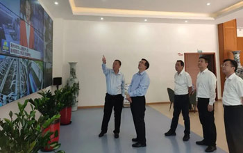 福建省委副书记罗东川莅临老哥俱乐部现场调研