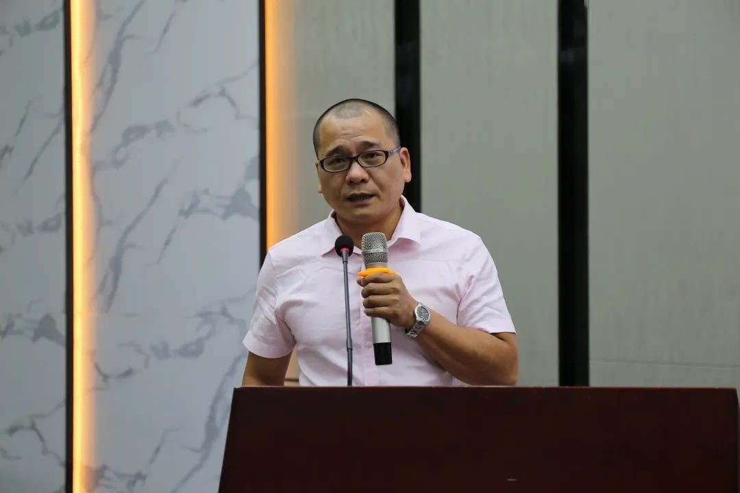 老哥俱乐部-老哥必备的交流社区