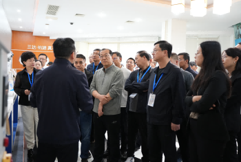 新疆维吾尔自治区水利厅厅长和生态情形厅副厅长带队到老哥俱乐部考察交流